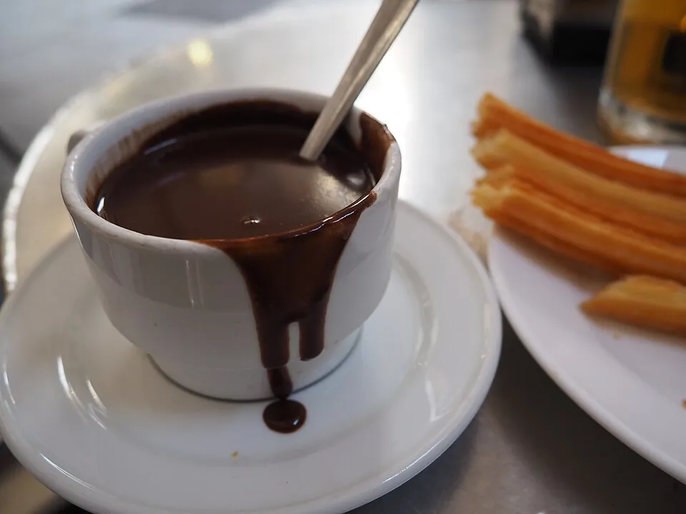 Churros con chocolate.