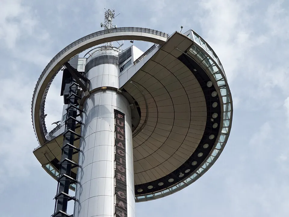 El Faro de Moncloa.